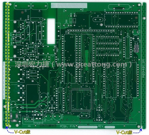 所謂【V-cut】是印刷電路板(PCB)廠商依據(jù)客戶(hù)的圖紙要求,事先在PCB的特定位置用轉(zhuǎn)盤(pán)刀具切割好的一條條分割線,其目的是為了方便后續(xù)SMT電路板組裝完成后的「分板(De-panel)」之用,因?yàn)槠淝懈詈蟮耐庑涂雌饋?lái)就像個(gè)英文的【V】字型,因此得名。