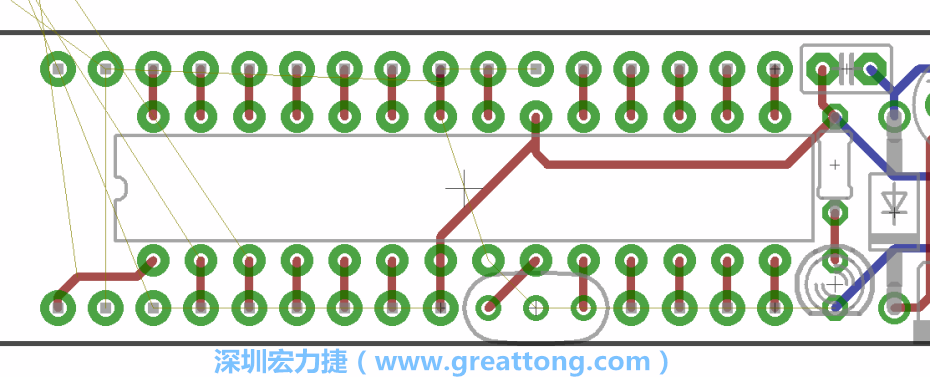 諧振器應(yīng)擺放在ATmega微控制器的針腳8、9和10旁邊，在共鳴器和微控制器中間的高頻信號線應(yīng)該要愈短愈好，此外，其它的信號線應(yīng)該要遠離這個區(qū)域且配置在諧振器的下方，這樣做是為了防止不必要的無線電波干擾。