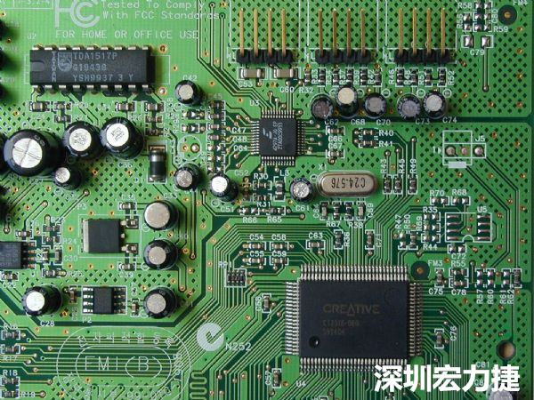 針對PCB區(qū)塊產生的EMI干擾問題，可使用EMI改善對策元件重點改善。