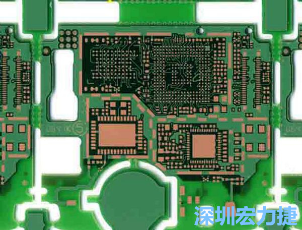 在產(chǎn)品極度要求小型化設(shè)計(jì)時(shí)，可利用HDI板材壓縮主板面積，同時(shí)具減輕重量優(yōu)點(diǎn)。