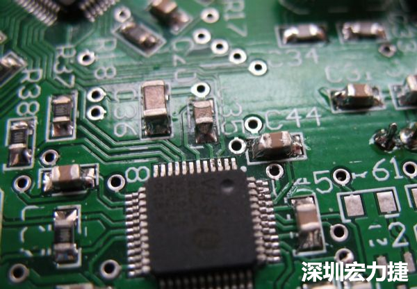音訊電路訊號品質(zhì)，是影響操作體驗(yàn)的關(guān)鍵，電路布局要特別注意。