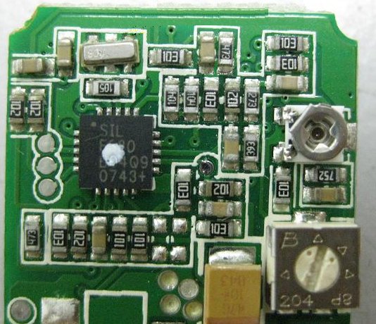 PCBA加工IC元件主要分為DIP及SMD兩大類，DIP 插件的IC，SMD (Surface Mount Device) 表面貼裝元件。